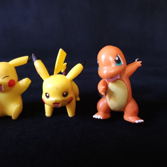 Lot of 4 Mini Miniature Pokemon Figures Toys Pikachu Charmander Action Figurines - Picture 2 of 9